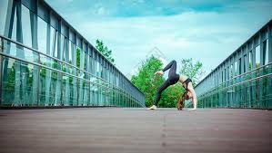 赌场实战：如何在嘈杂的环境中利用“冥想”保持决策逻辑的纯净。（赌场现场：用“冥想”在喧嚣中守住清晰的决策逻辑）