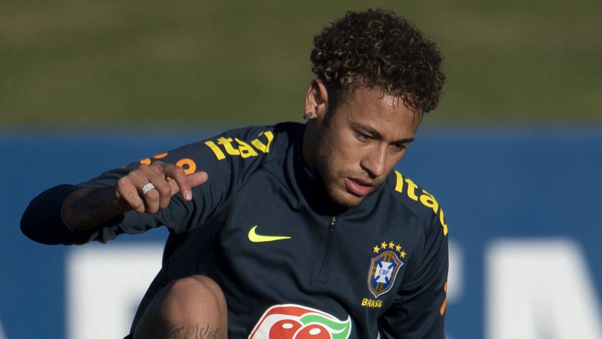 然不显眼 然不显眼