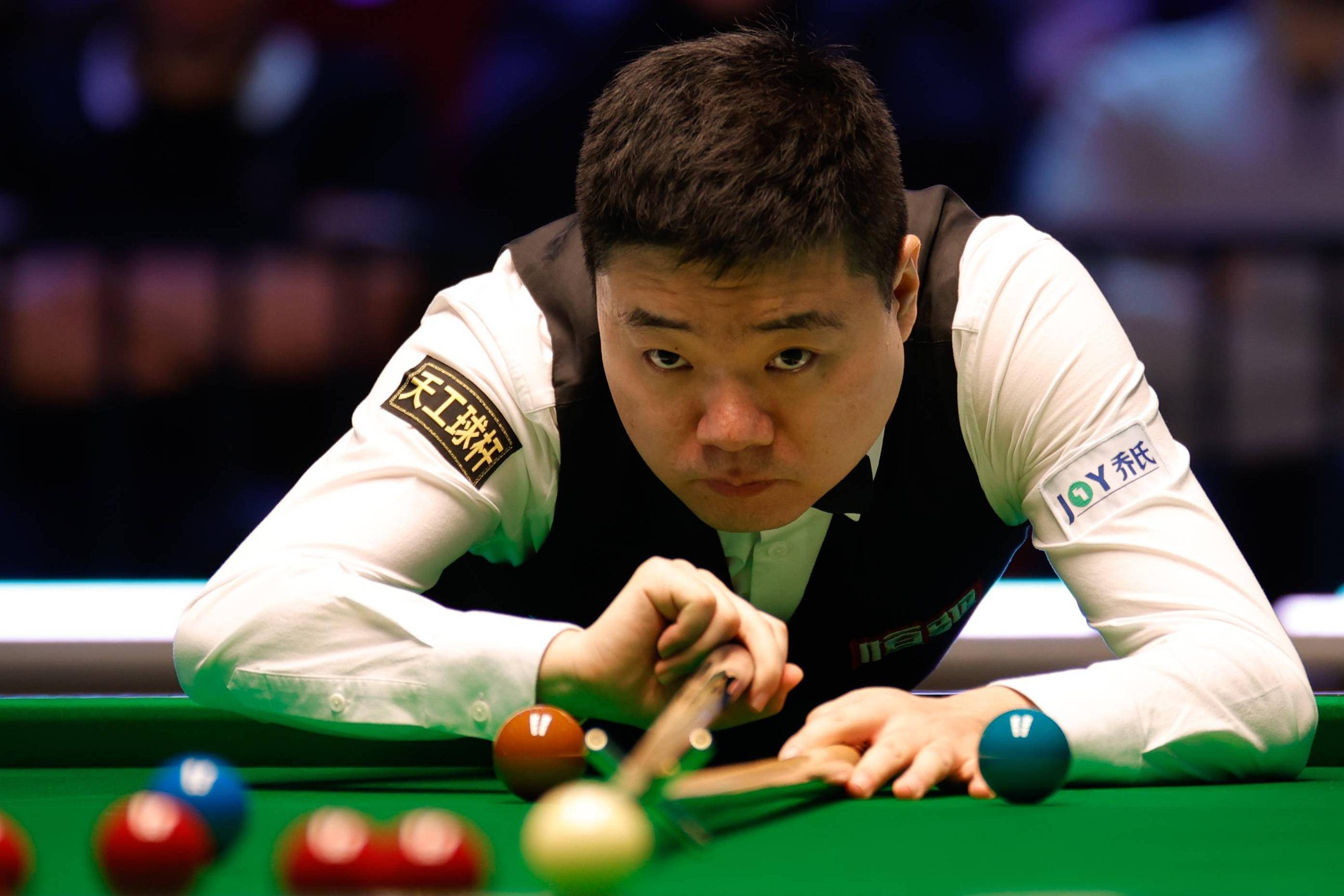 场激烈篮球 场激烈篮球