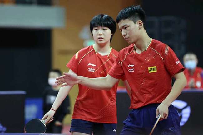 于拘泥于传 于拘泥于传